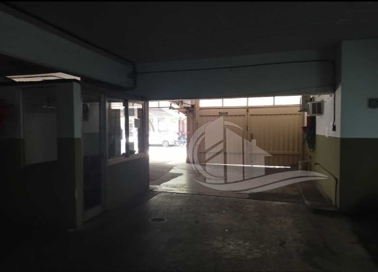 Cochera en Quilmes Centro