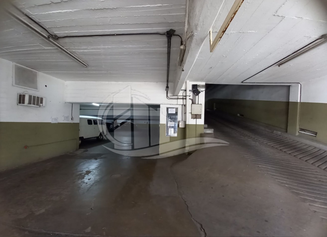 Cochera en Quilmes Centro