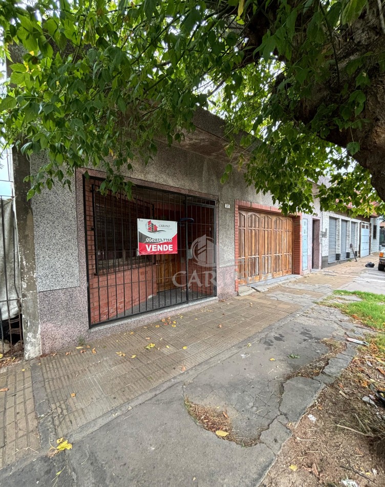 Casa PH al frente para reciclar en Bernal Oeste