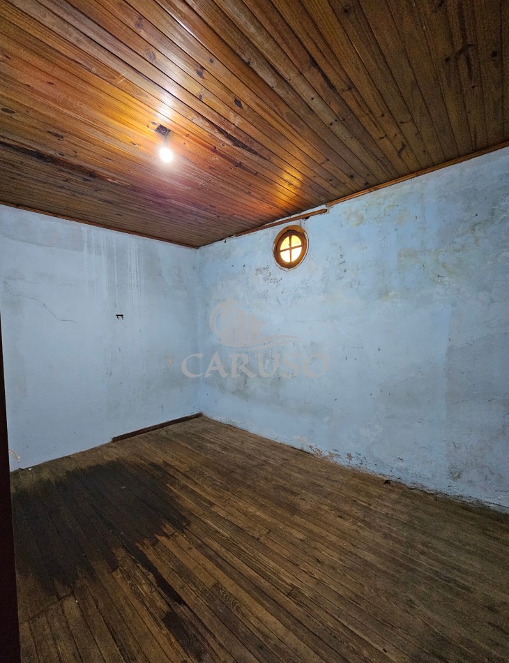 Casa PH al frente para reciclar en Bernal Oeste