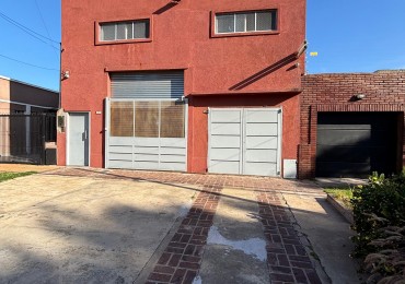 Casa con Taller en VENTA